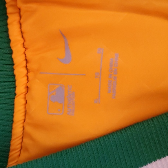 Nike Oakland A's Authentic Dugout Performance Full-Zip Jacket. - Picture 5 of 9